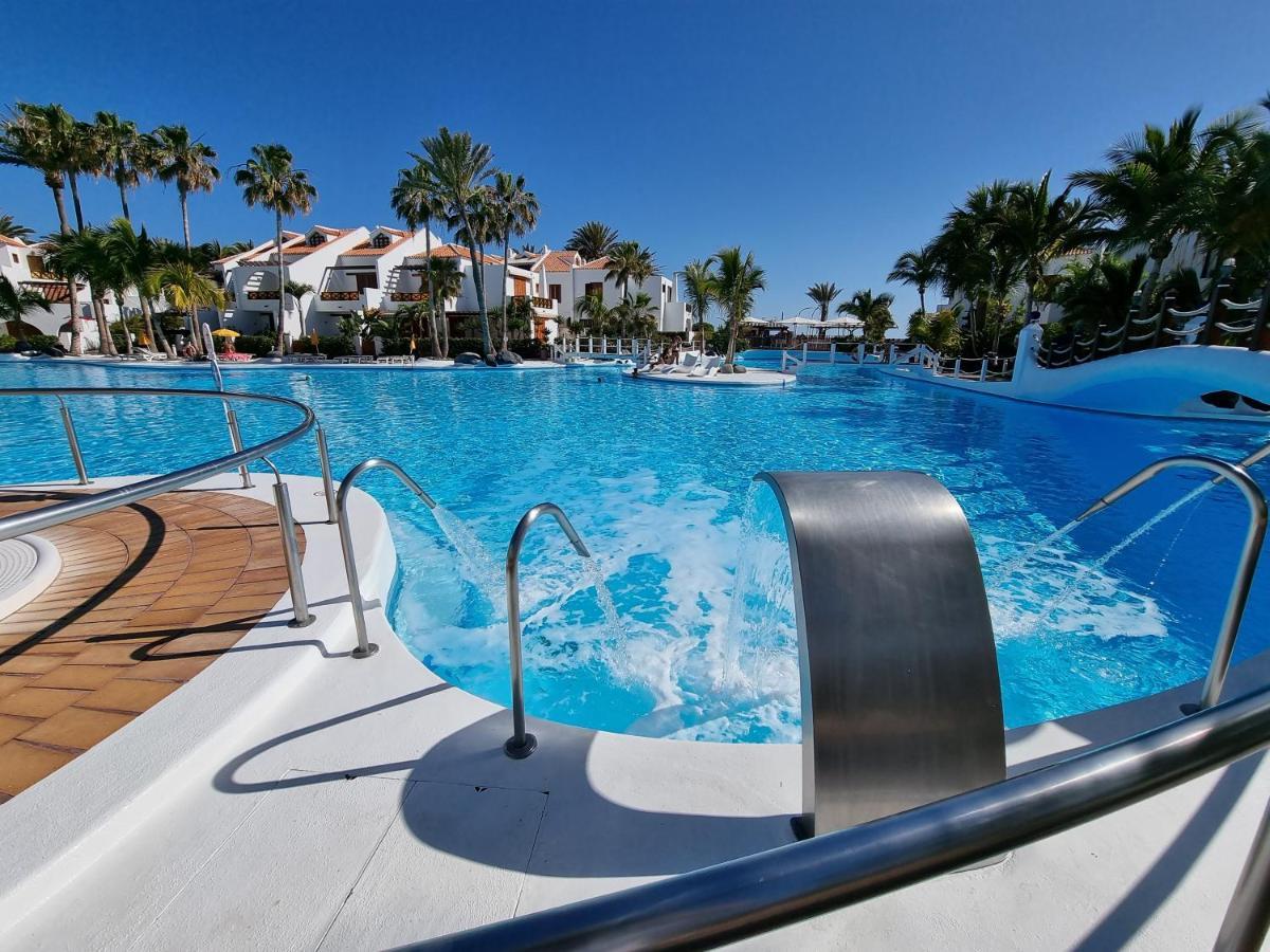 Studio No 2 Just 100 To Beach And Sea, Large Terrace, Heated Pool, Wifi, Aircondition For A Fee Playa de las Américas Exterior foto