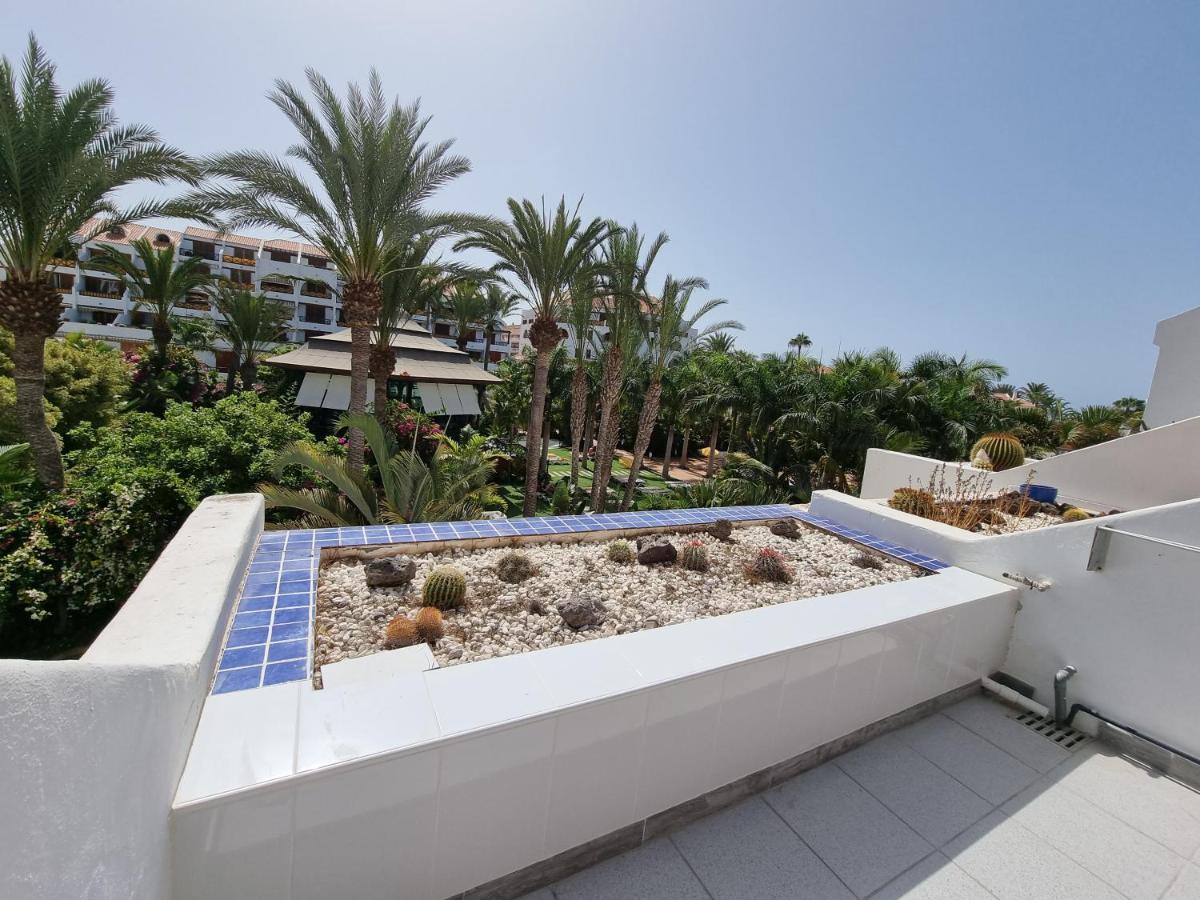 Studio No 2 Just 100 To Beach And Sea, Large Terrace, Heated Pool, Wifi, Aircondition For A Fee Playa de las Américas Exterior foto